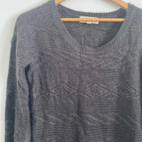Ladies Long Knit Sweater - Picture 2 of 2
